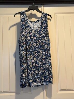 Lane Bryant Navy Floral V-Neck Tank